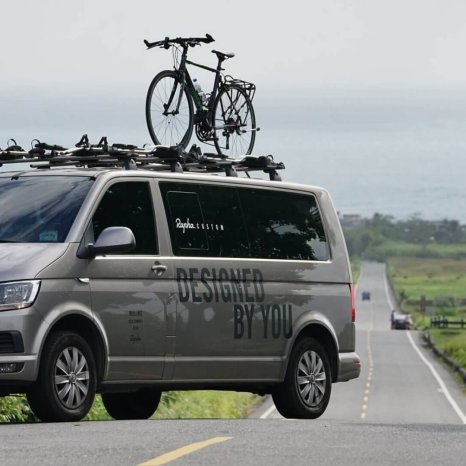 Taiwan Cycling Tour: Cycling vehicle support